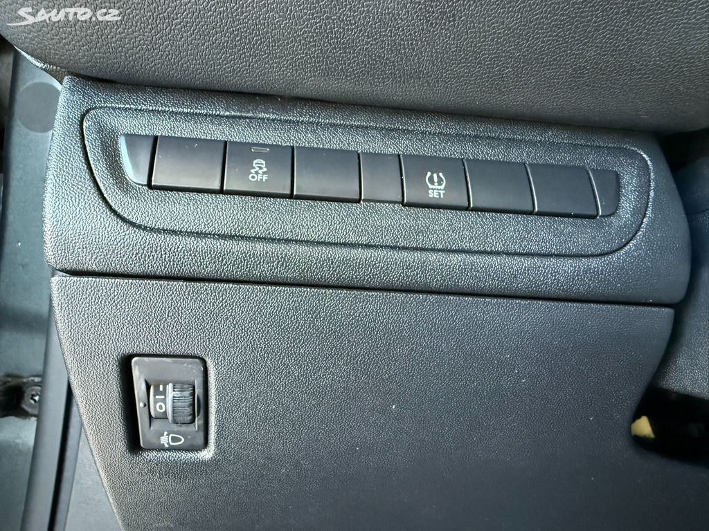 Peugeot 208, Style 1.2 60 kW 1.majitel Peugeot 208, Style 1.2 60 kW 1.majitel