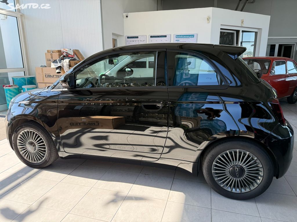 Fiat 500E, 42 kWh 118k 1.majitel DPH
