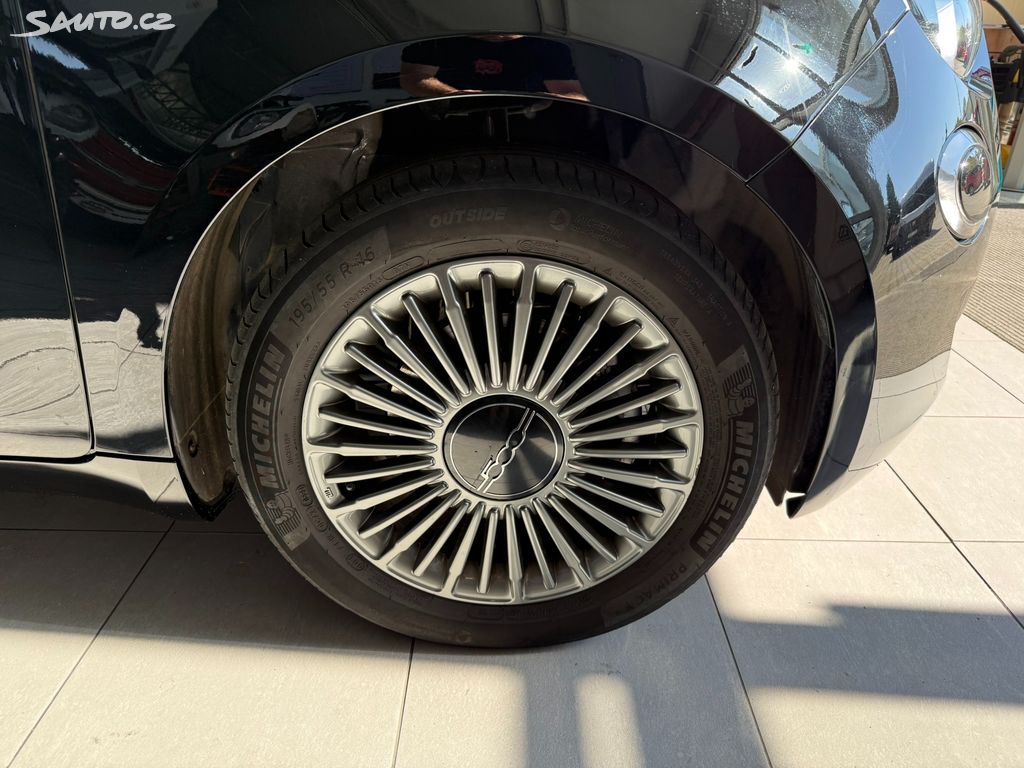 Fiat 500E, 42 kWh 118k 1.majitel DPH