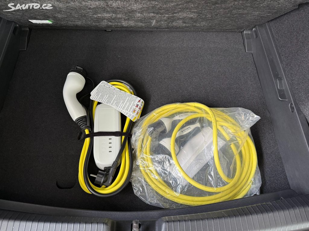 Cupra Born, 150 kW  62 kWh 1.majitel