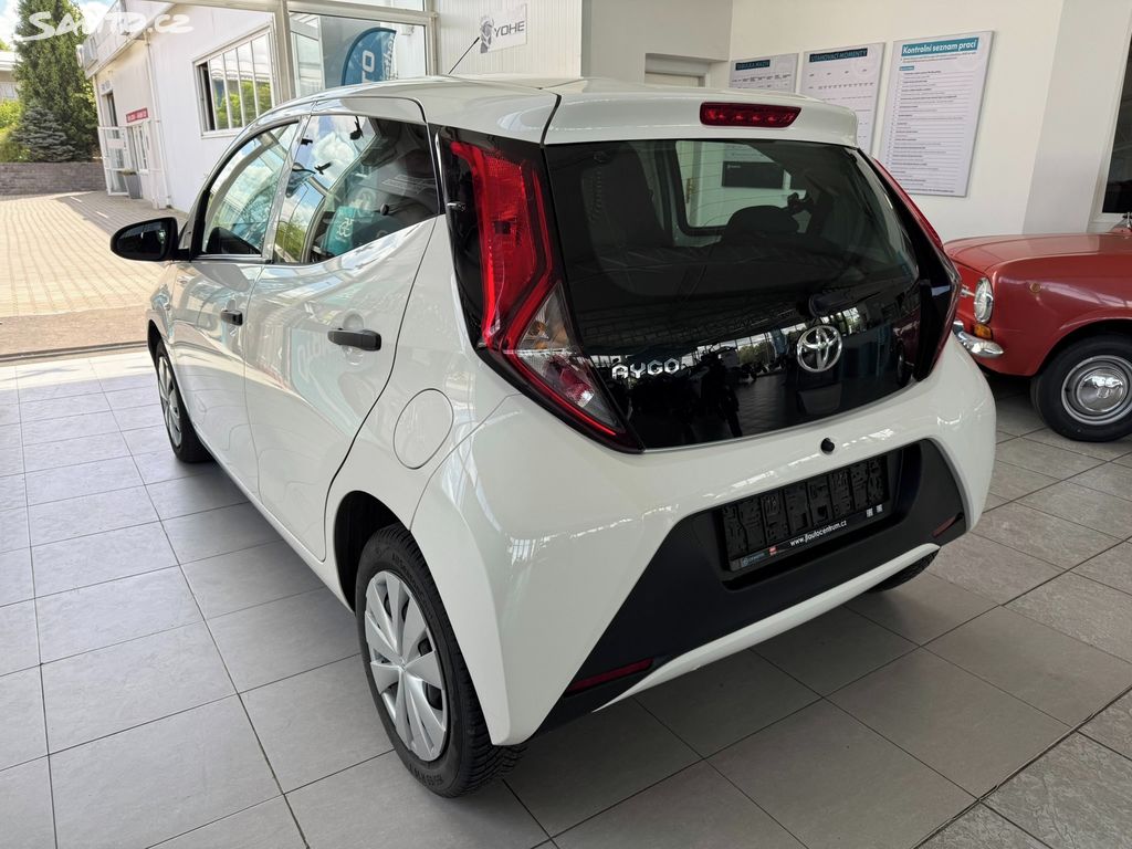 Toyota Aygo, 1.0 53 kW plná ser.historie