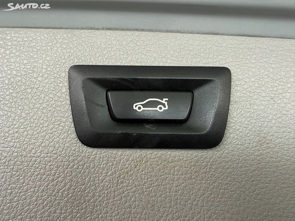 BMW Řada 3, 320d xDrive Touring 2.0 135 kW