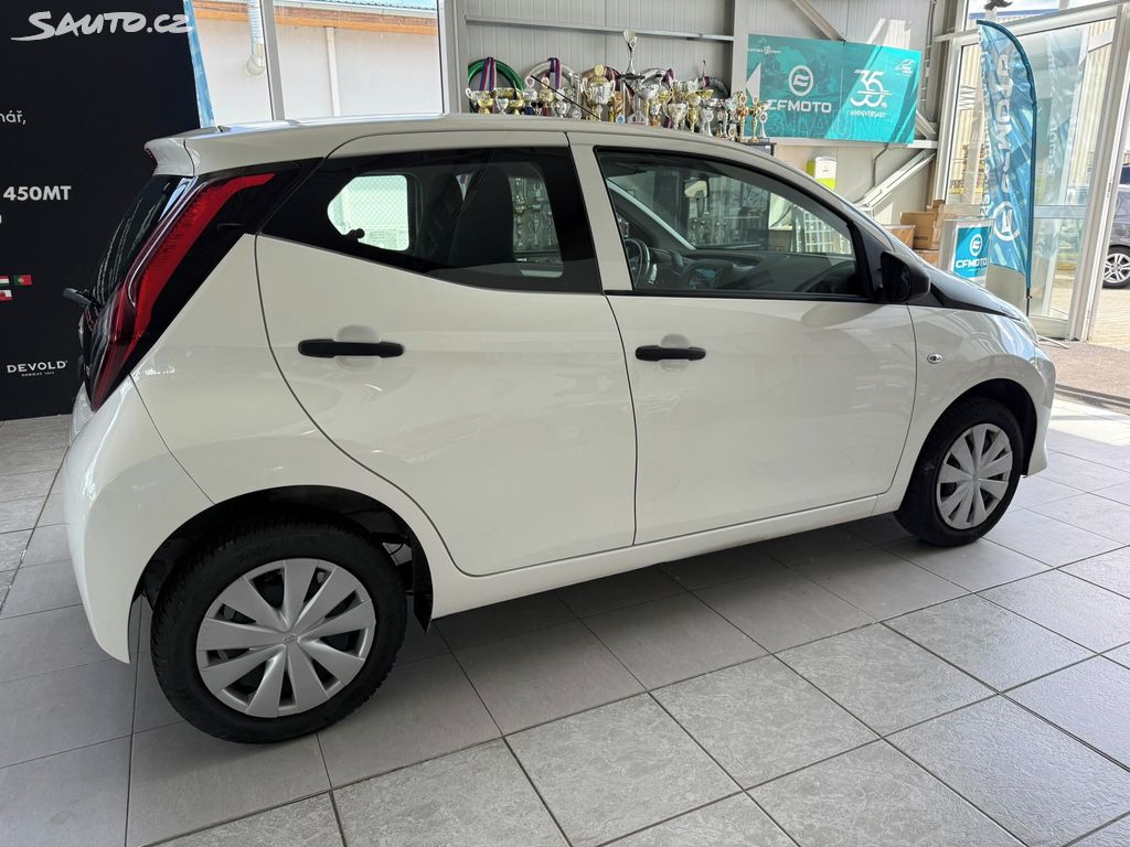 Toyota Aygo, 1.0 53 kW plná ser.historie