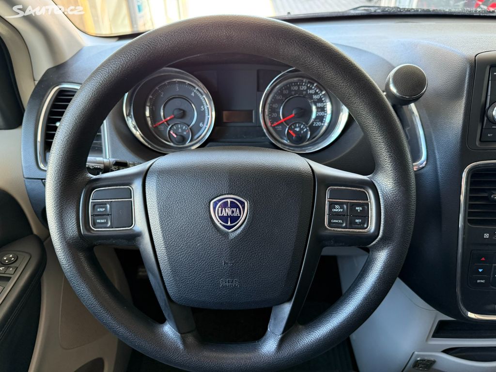 Lancia Voyager, 2.8 120 kW 7míst AT 1.maj.