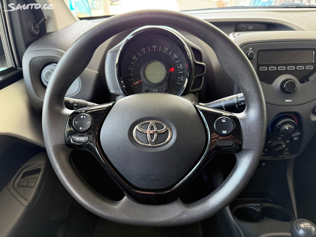 Toyota Aygo, 1.0 53 kW plná ser.historie