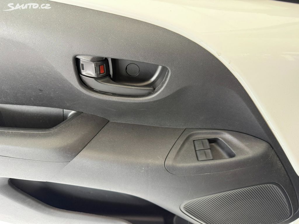 Toyota Aygo, 1.0 53 kW plná ser.historie