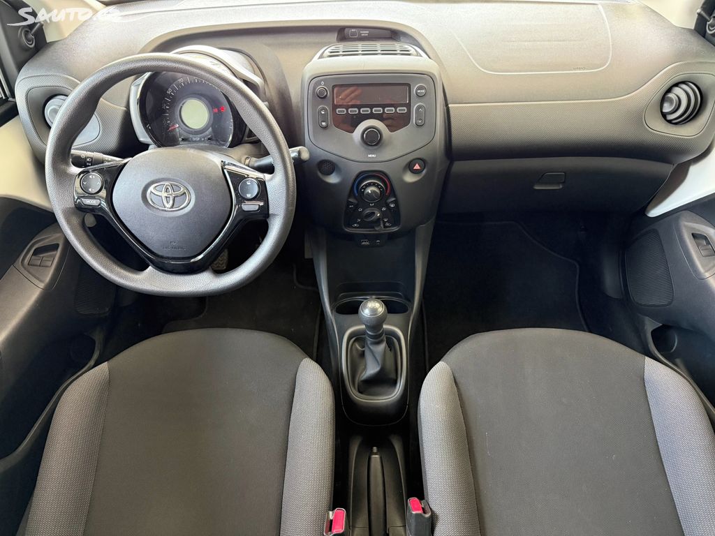 Toyota Aygo, 1.0 53 kW plná ser.historie