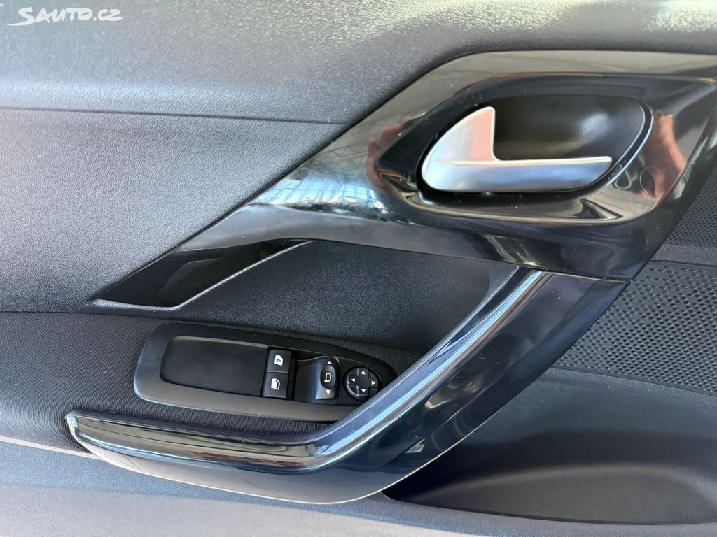 Peugeot 208, Style 1.2 60 kW 1.majitel Peugeot 208, Style 1.2 60 kW 1.majitel