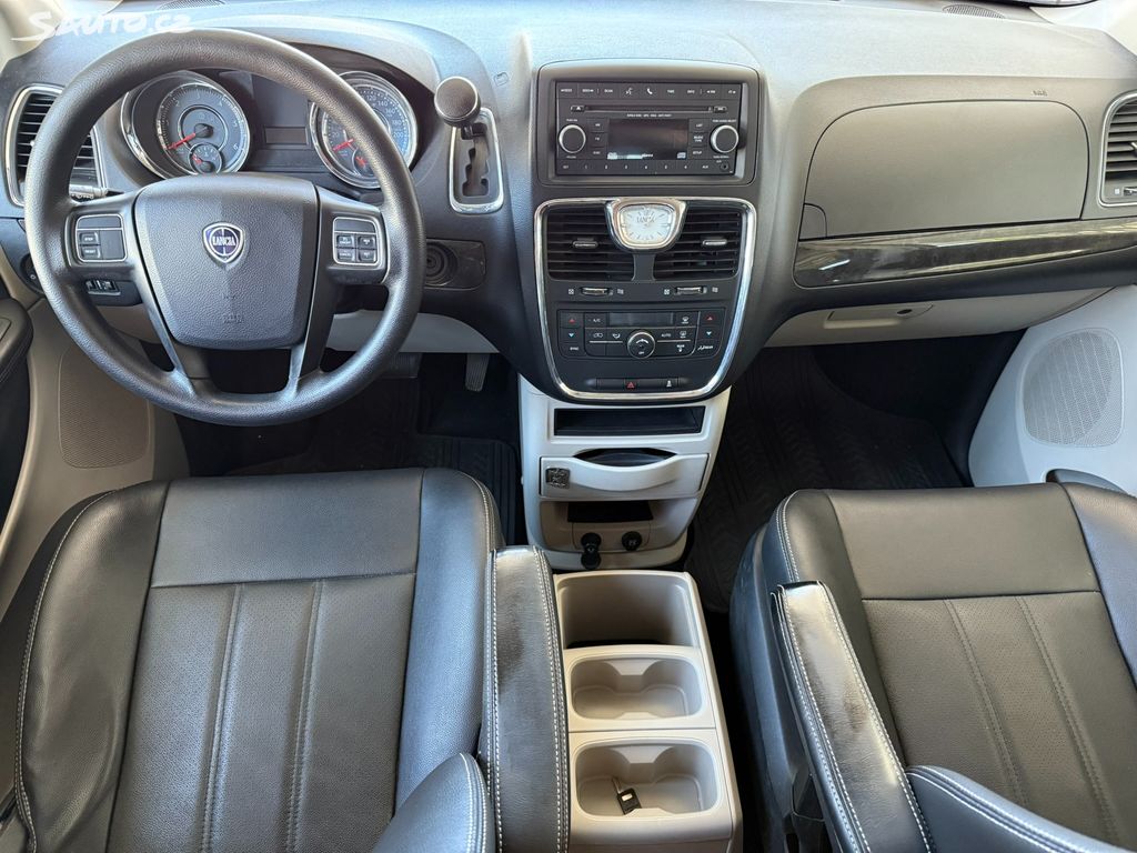 Lancia Voyager, 2.8 120 kW 7míst AT 1.maj.