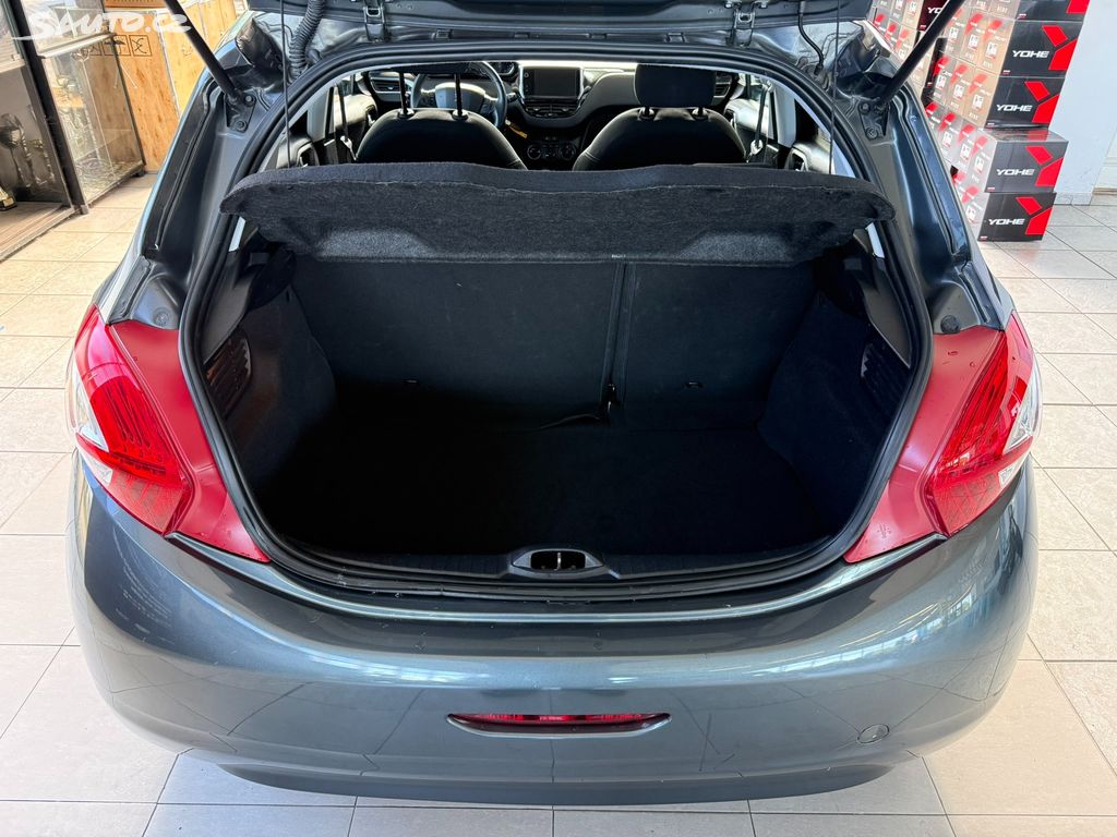 Peugeot 208, Style 1.2 60 kW 1.majitel Peugeot 208, Style 1.2 60 kW 1.majitel