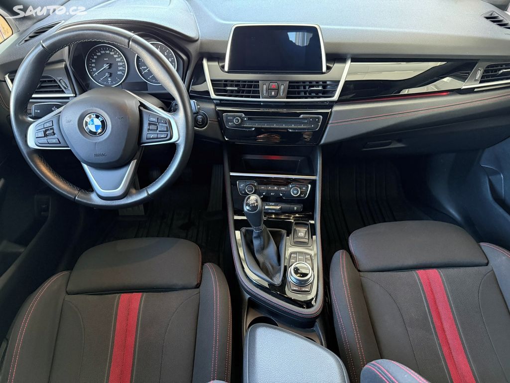 BMW Řada 2, 218i Active Tourer Sport Line