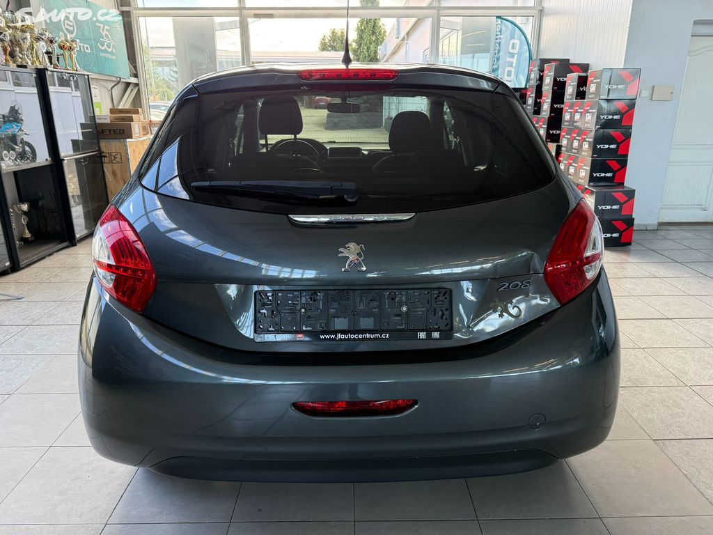 Peugeot 208, Style 1.2 60 kW 1.majitel Peugeot 208, Style 1.2 60 kW 1.majitel