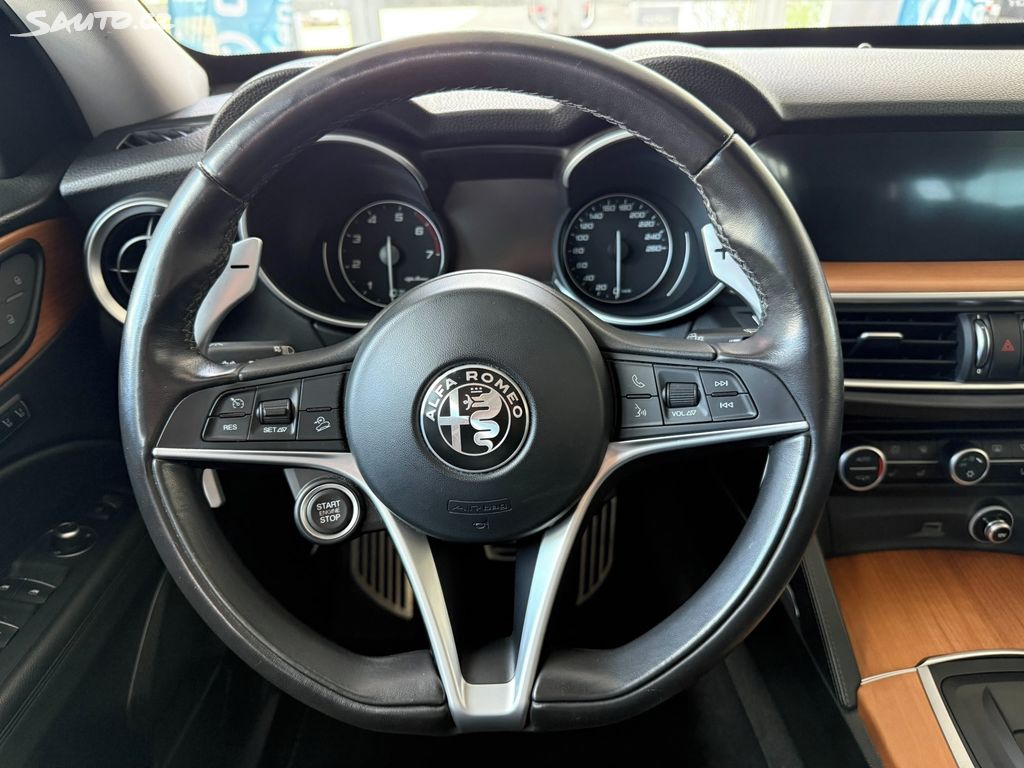 Alfa Romeo Stelvio, Q4 2.0 206 kW 4x4