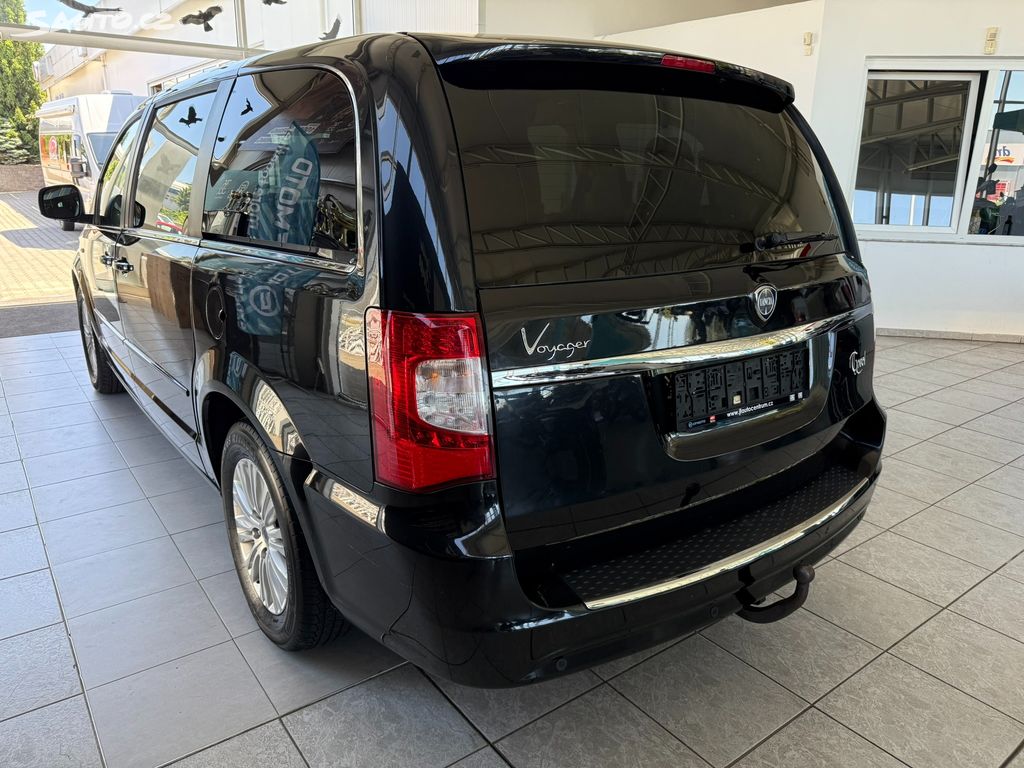 Lancia Voyager, 2.8 120 kW 7míst AT 1.maj.