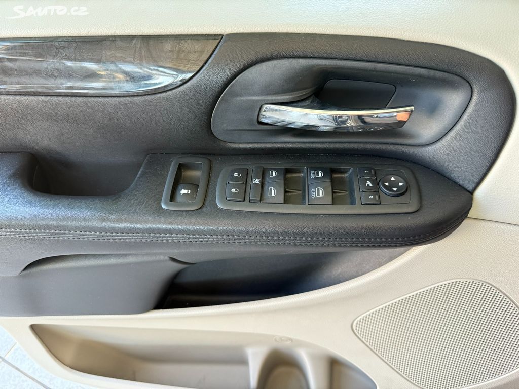 Lancia Voyager, 2.8 120 kW 7míst AT 1.maj.