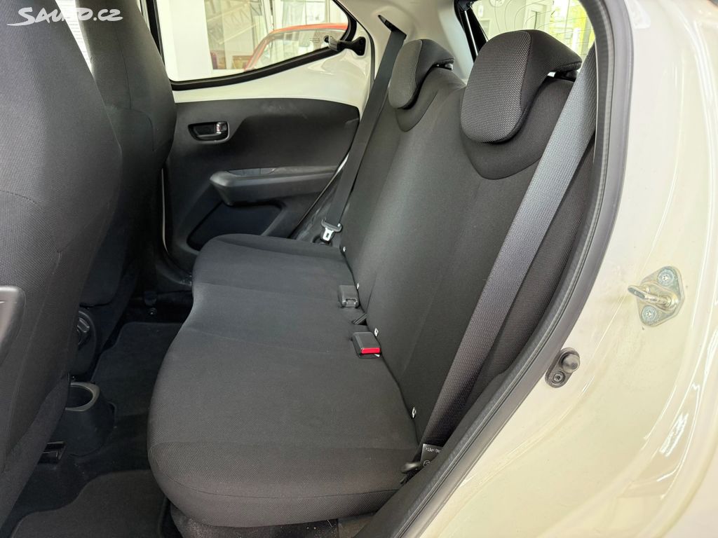 Toyota Aygo, 1.0 53 kW plná ser.historie