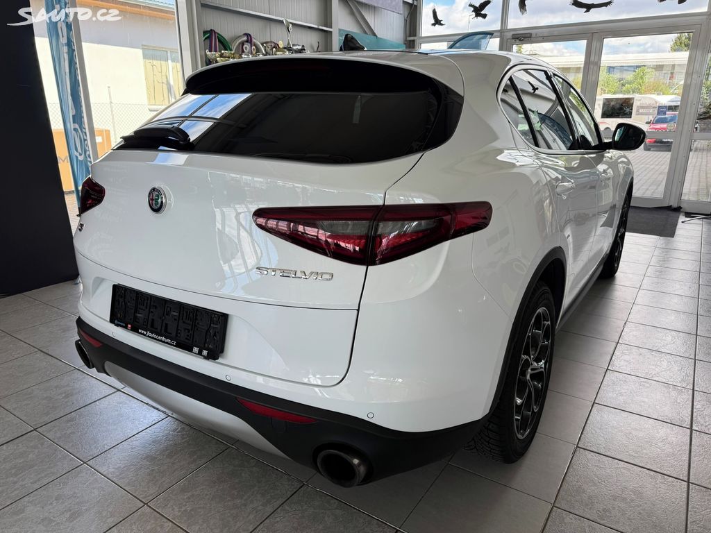 Alfa Romeo Stelvio, Q4 2.0 206 kW 4x4