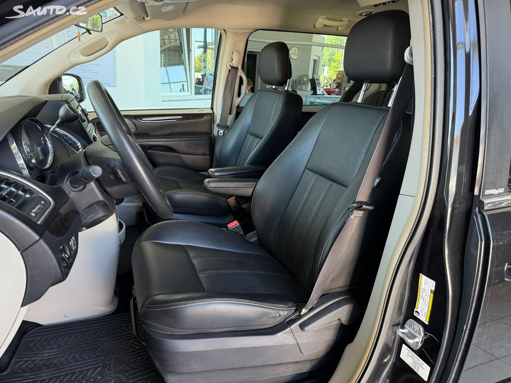 Lancia Voyager, 2.8 120 kW 7míst AT 1.maj.