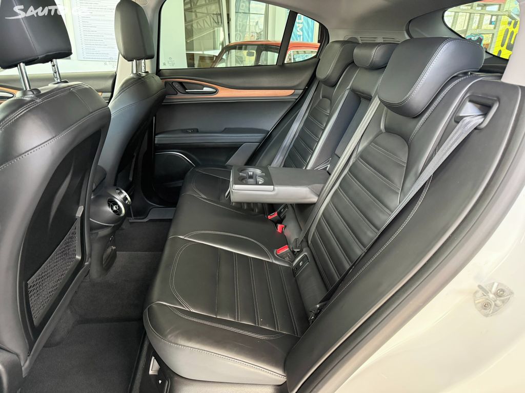 Alfa Romeo Stelvio, Q4 2.0 206 kW 4x4