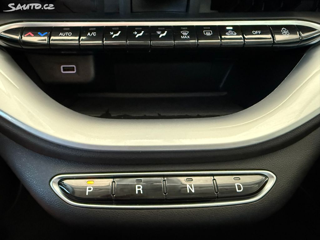 Fiat 500E, 42 kWh 118k 1.majitel DPH
