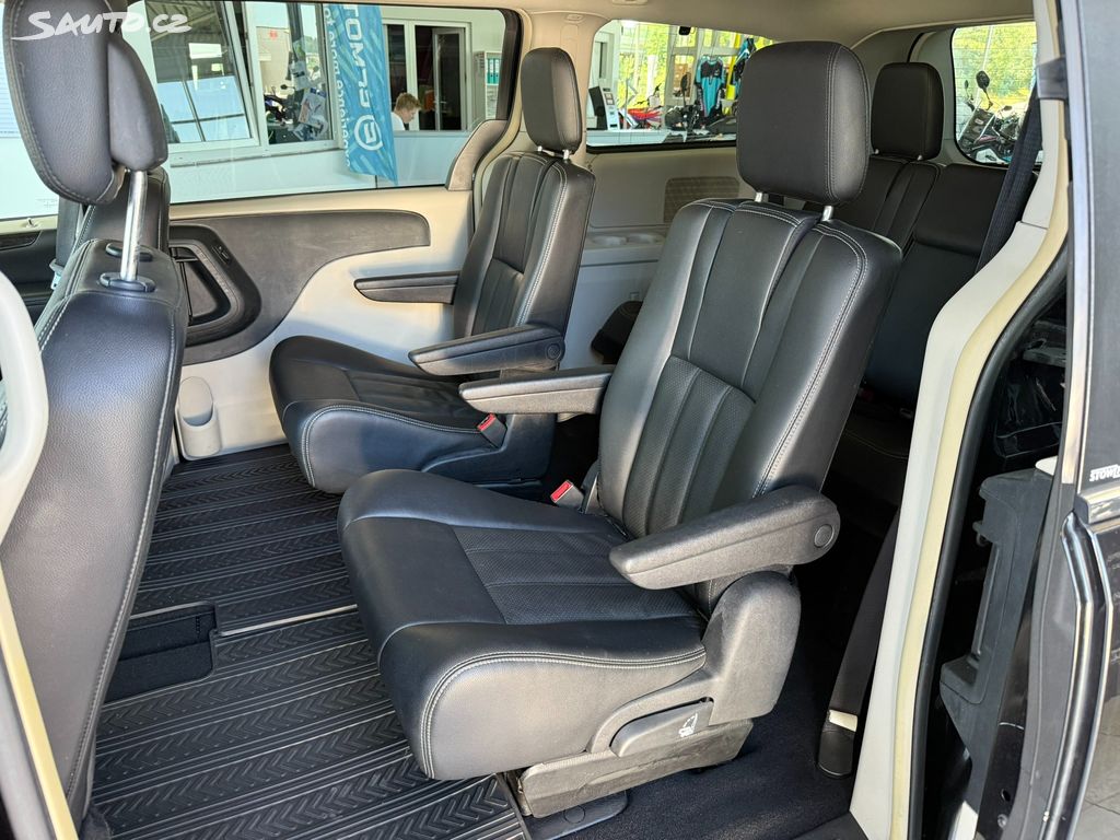 Lancia Voyager, 2.8 120 kW 7míst AT 1.maj.