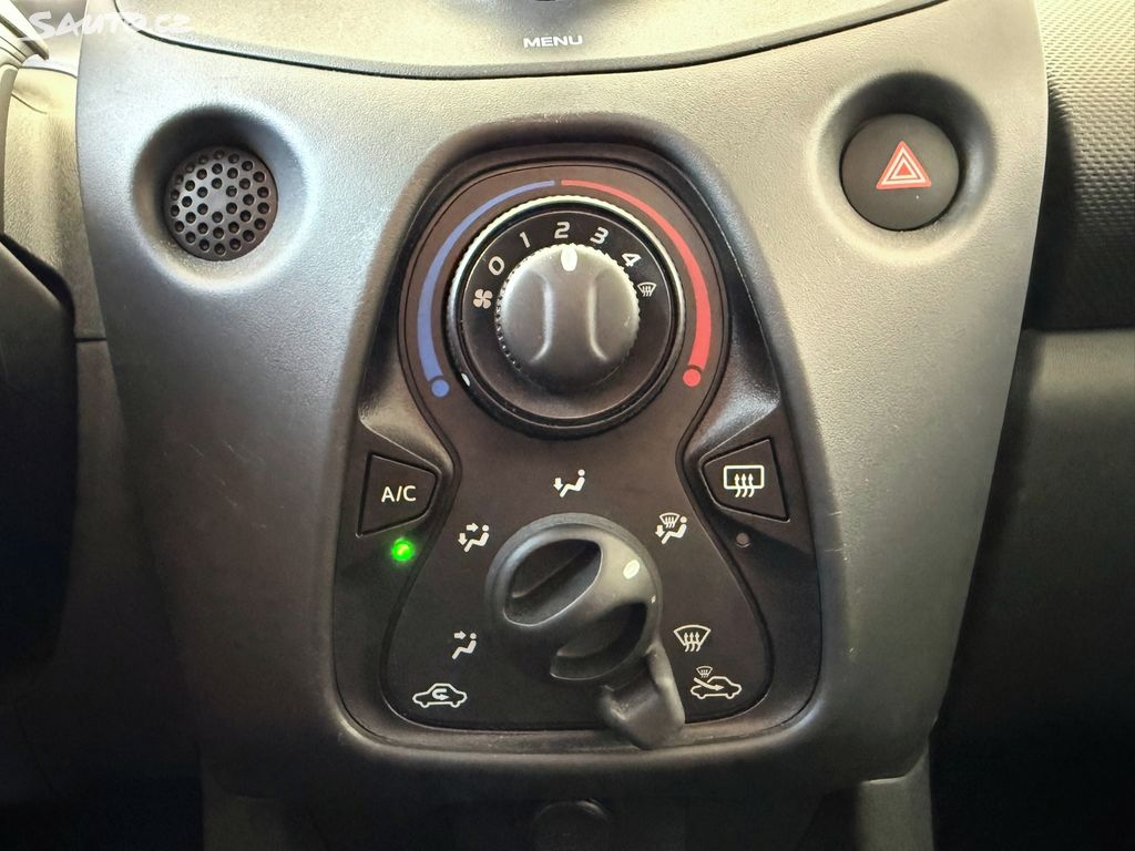 Toyota Aygo, 1.0 53 kW plná ser.historie