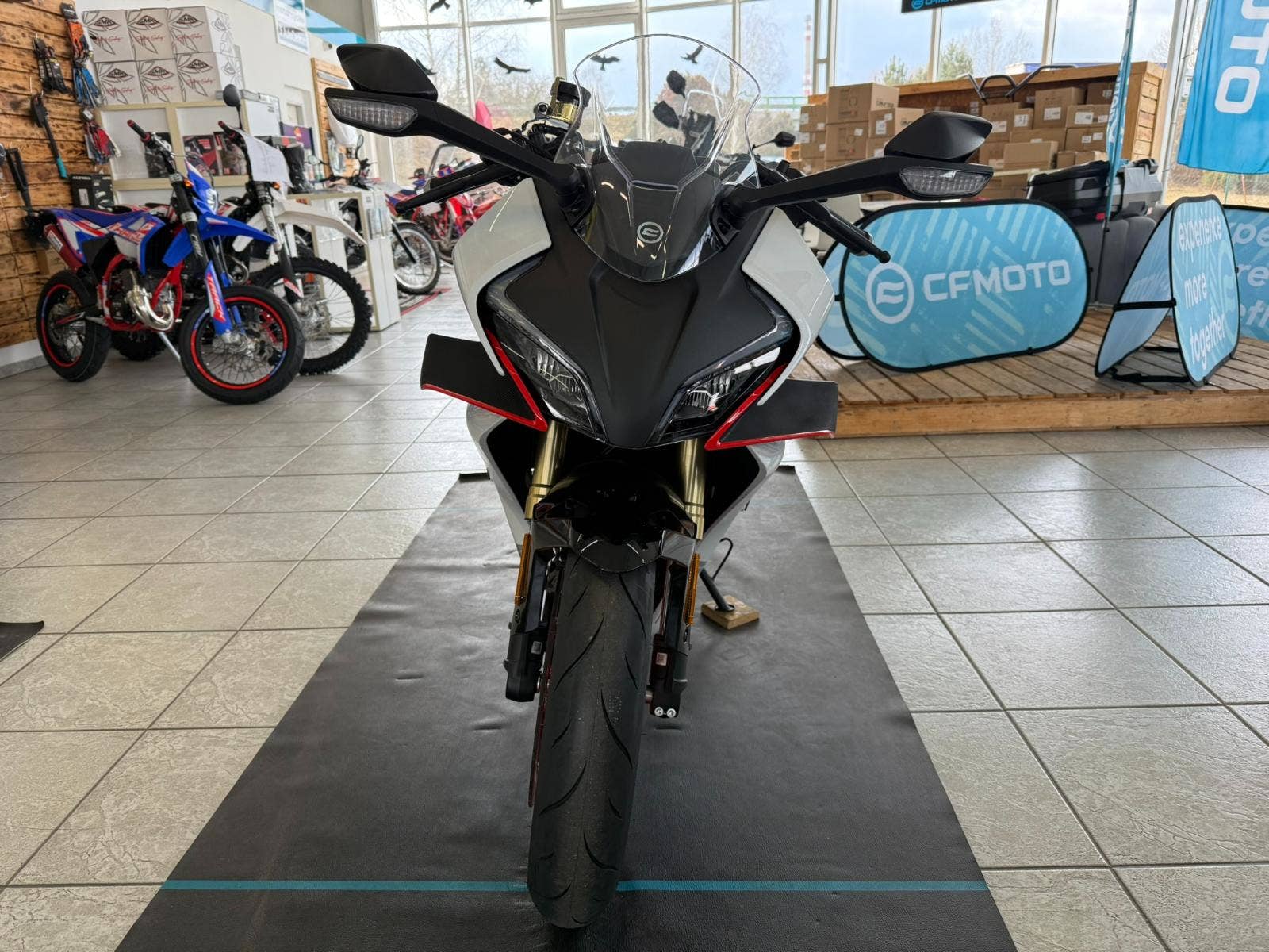 CFMOTO 450 SR