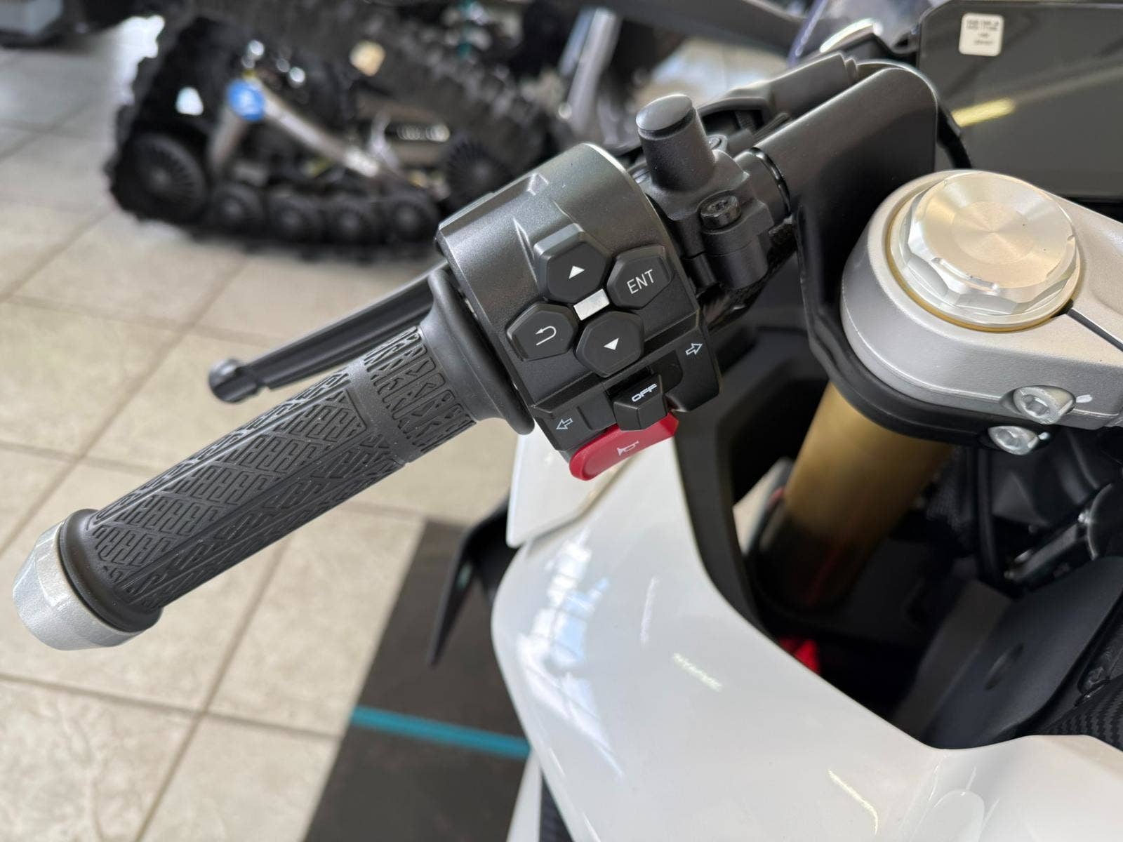 CFMOTO 450 SR
