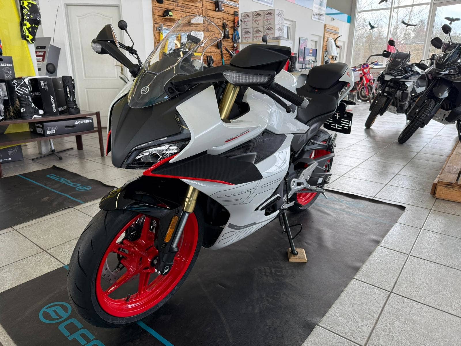 CFMOTO 450 SR