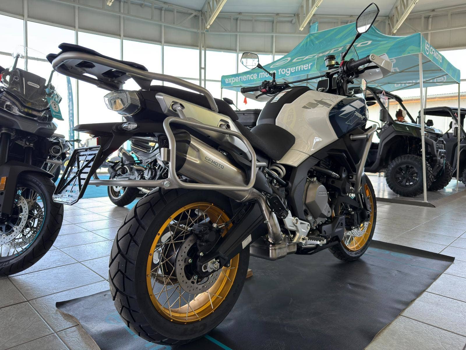 CFMOTO 700 MT Adventure