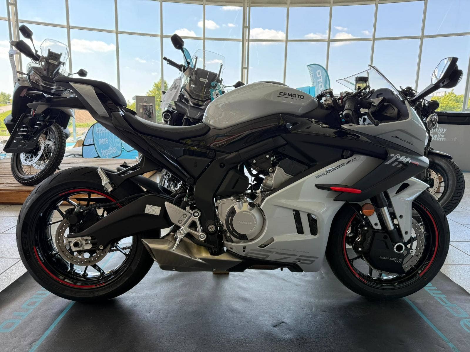 CFMOTO 675 SR-R