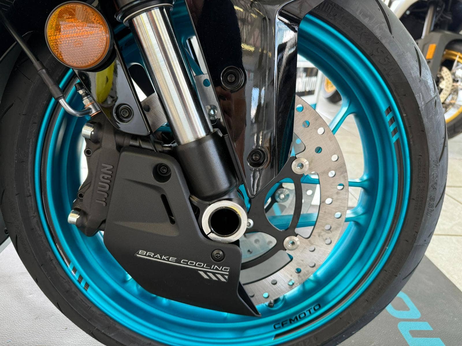 CFMOTO 675 SR-R