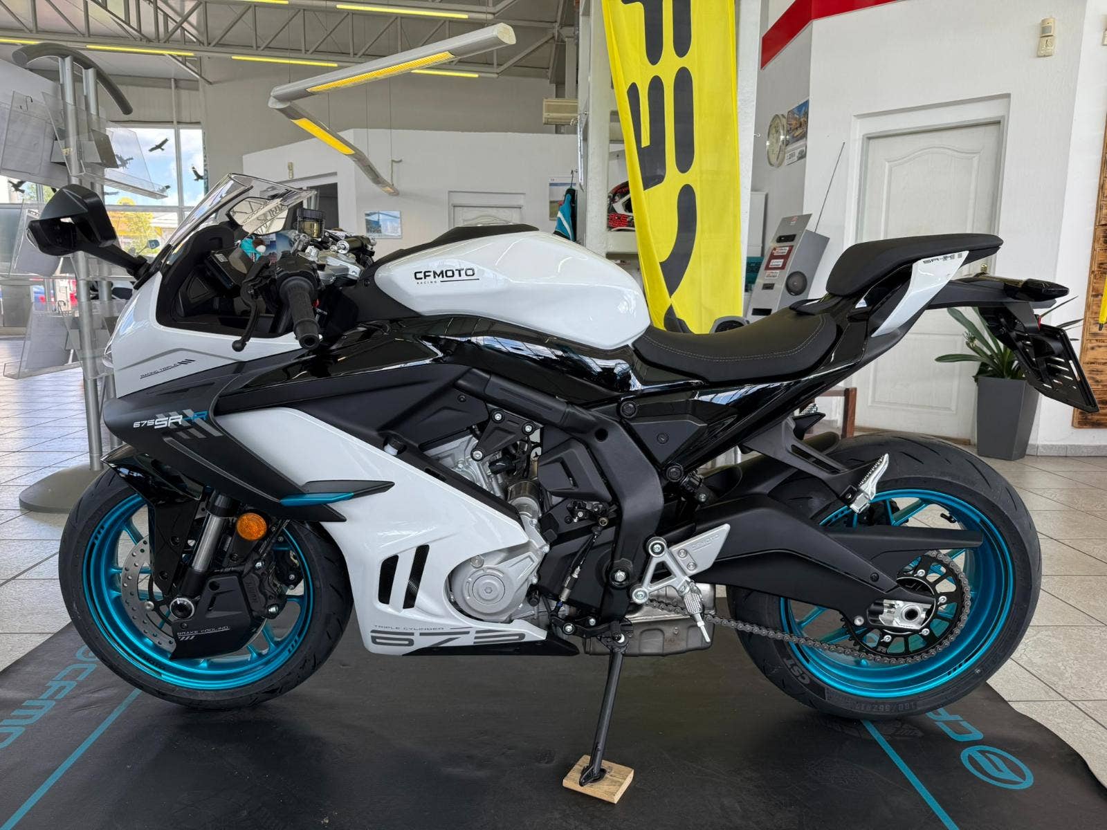 CFMOTO 675 SR-R
