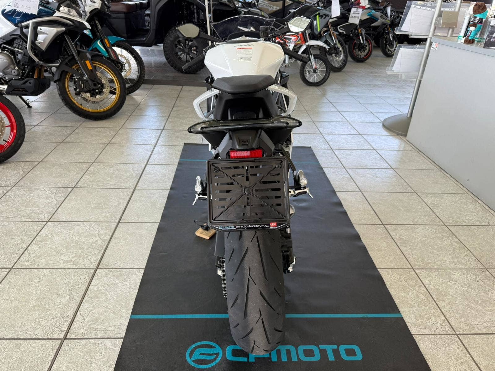 CFMOTO 675 SR-R