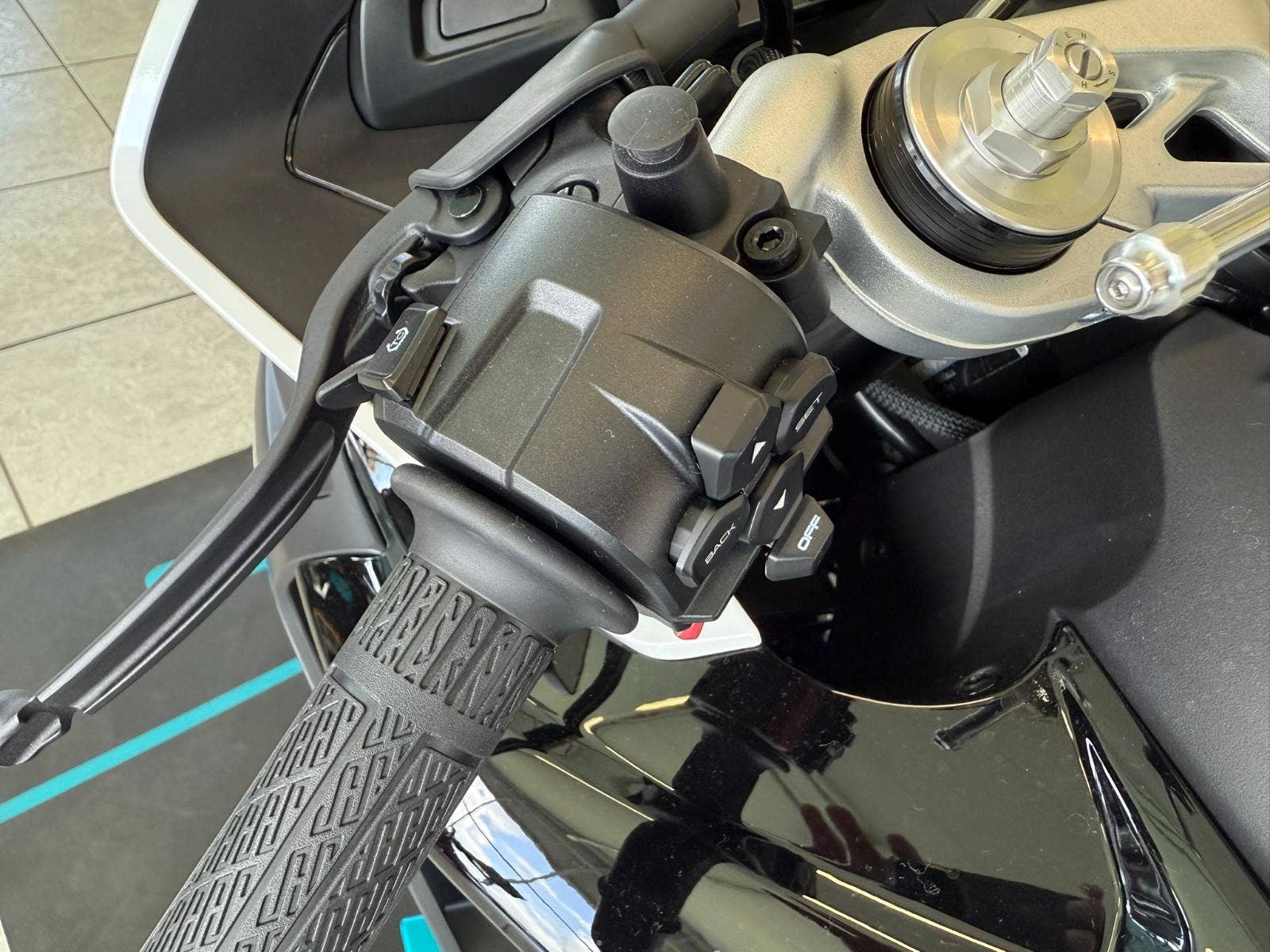 CFMOTO 675 SR-R
