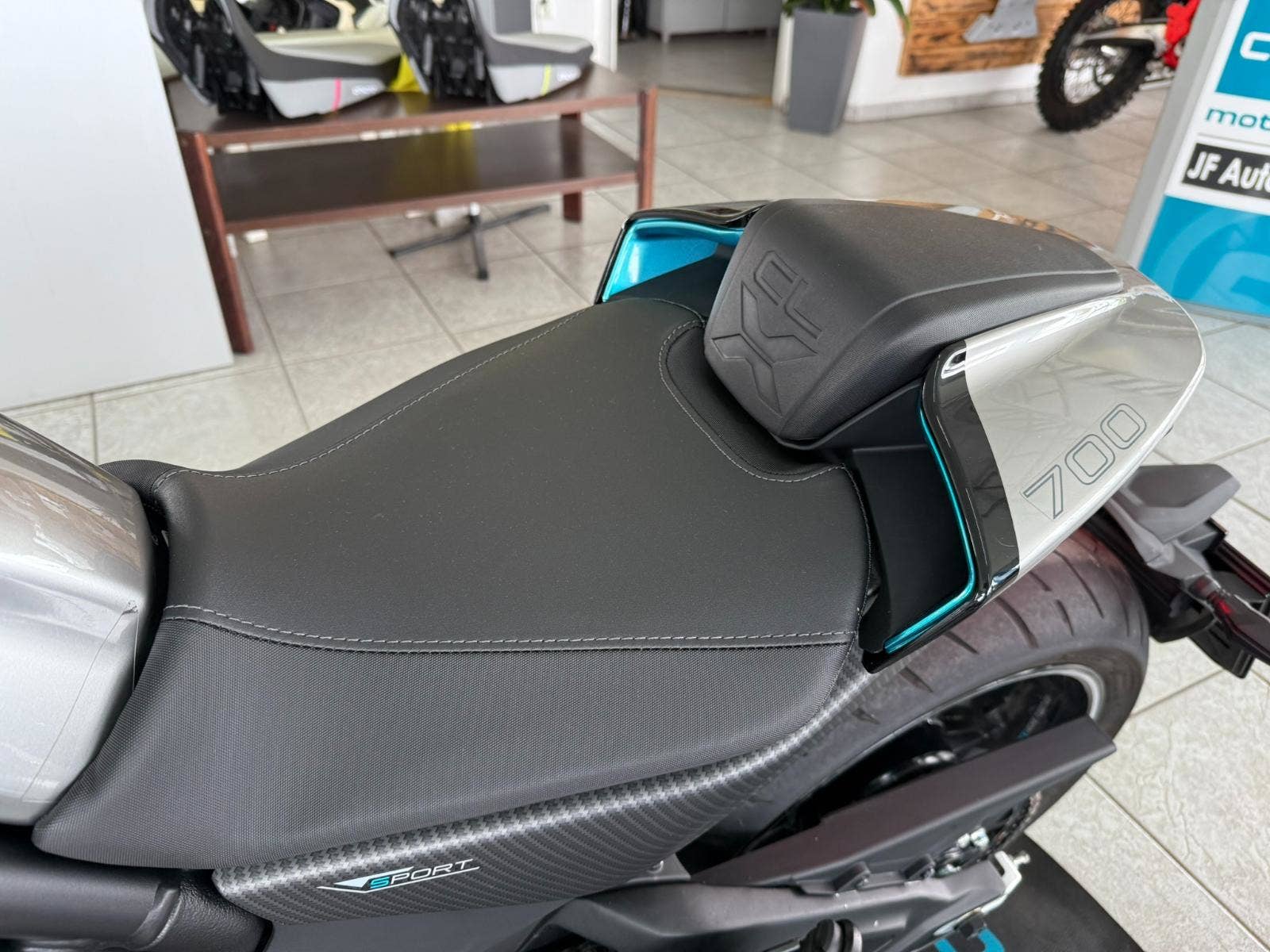 CFMOTO 700 CL-X Sport