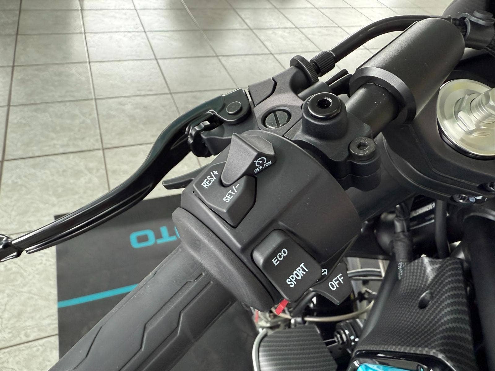 CFMOTO 700 CL-X Sport