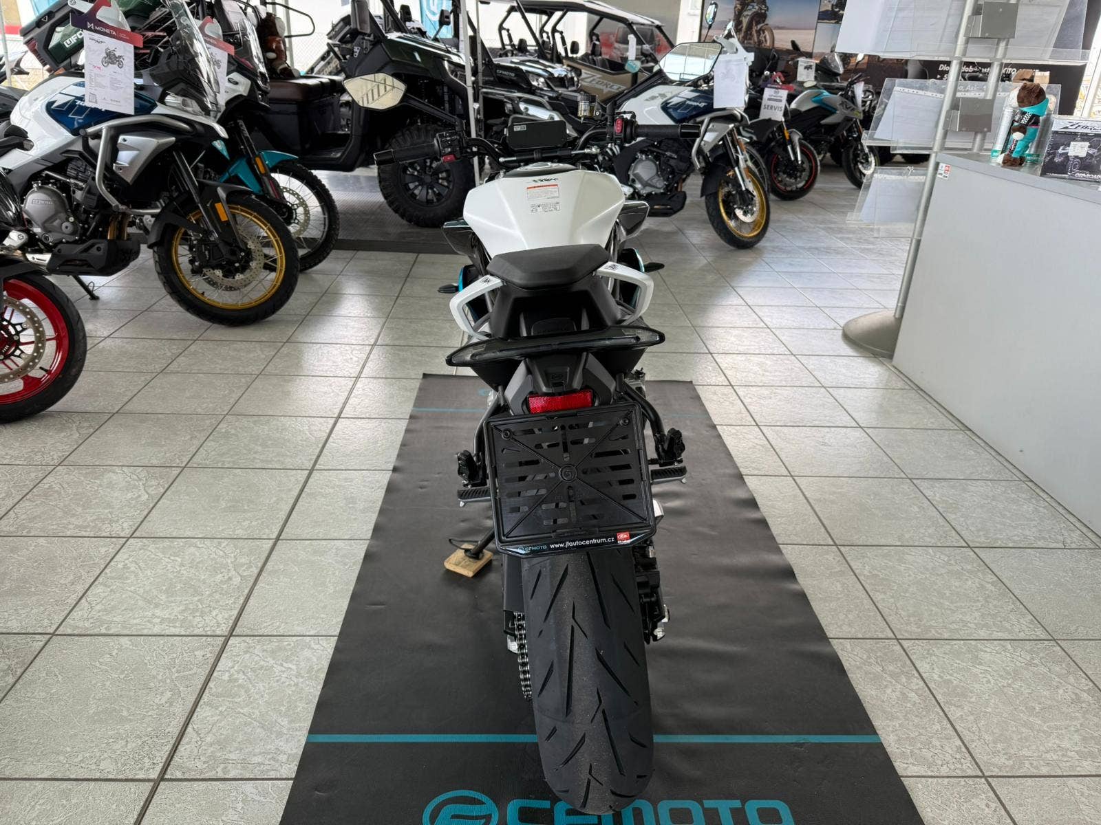 CFMOTO 675 NK