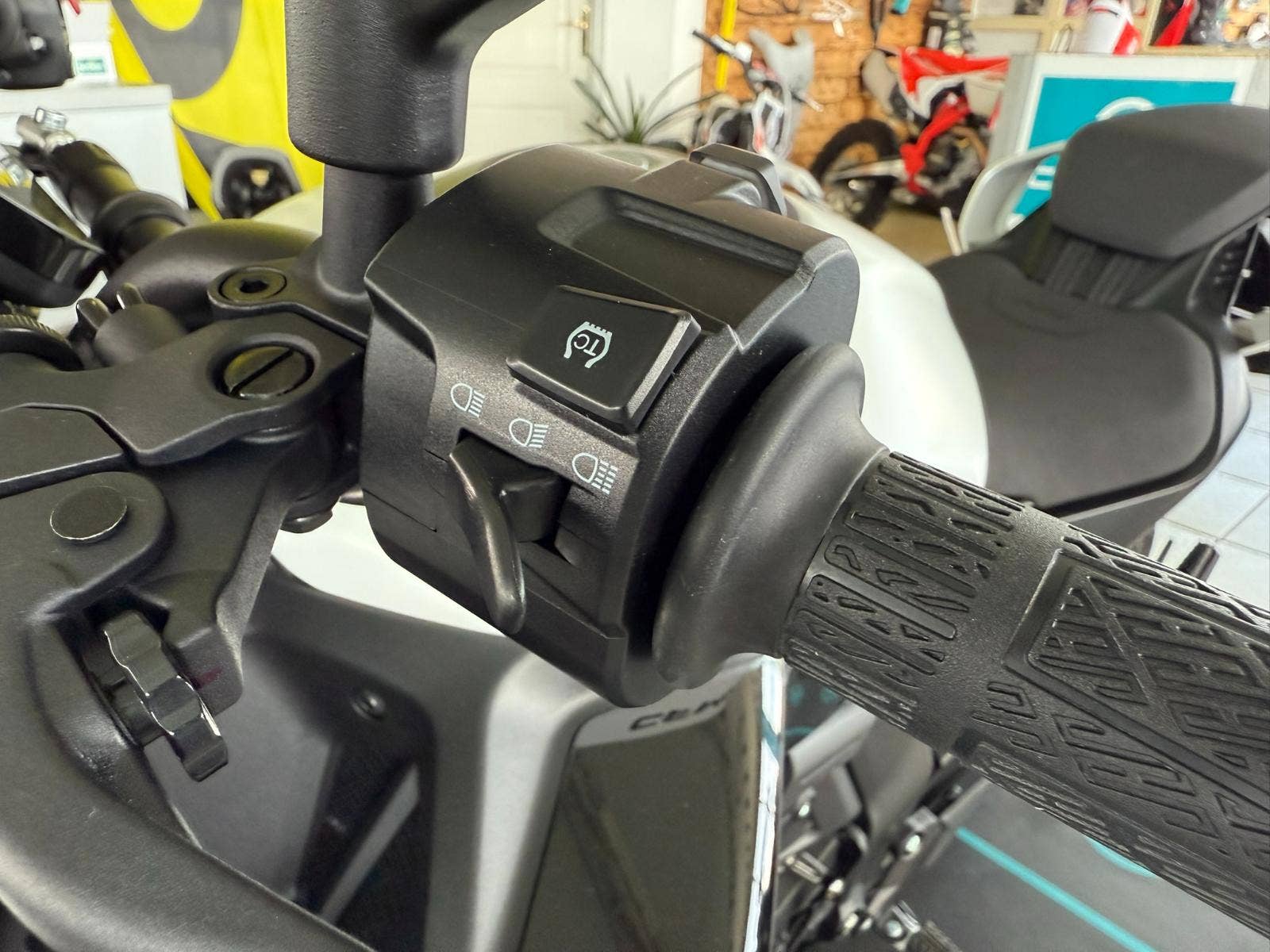 CFMOTO 675 NK