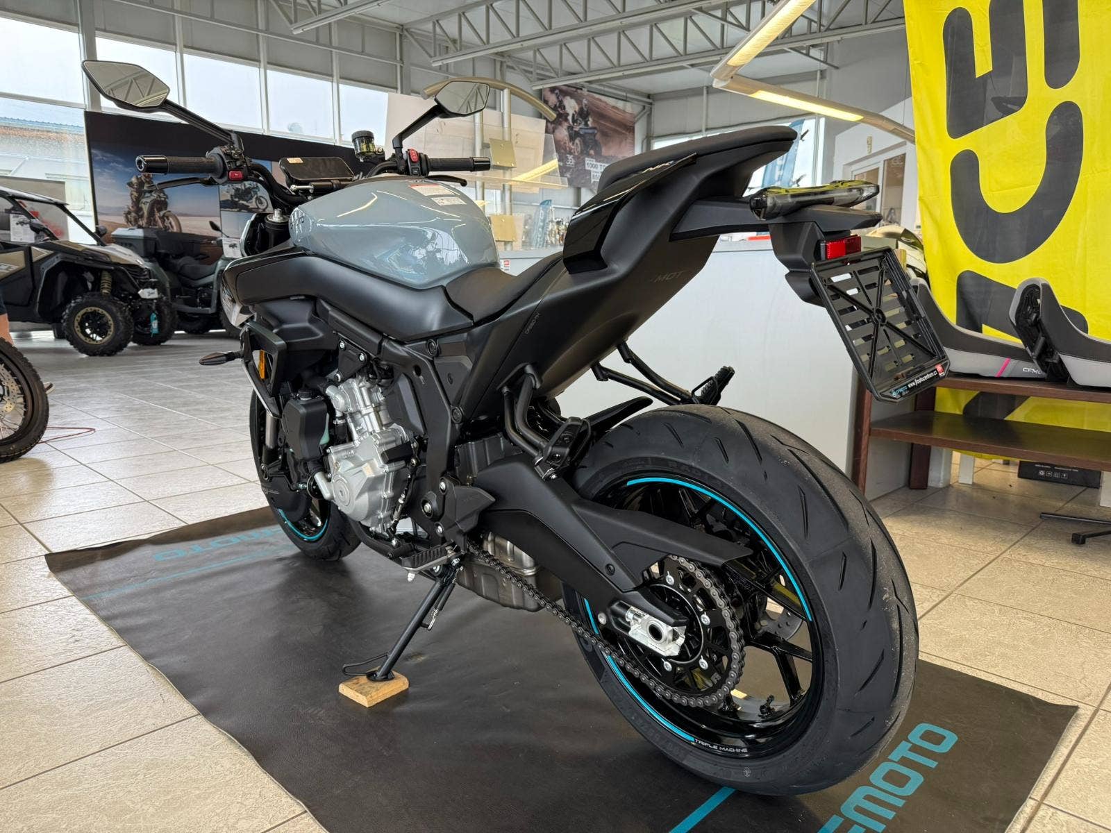 CFMOTO 675 NK