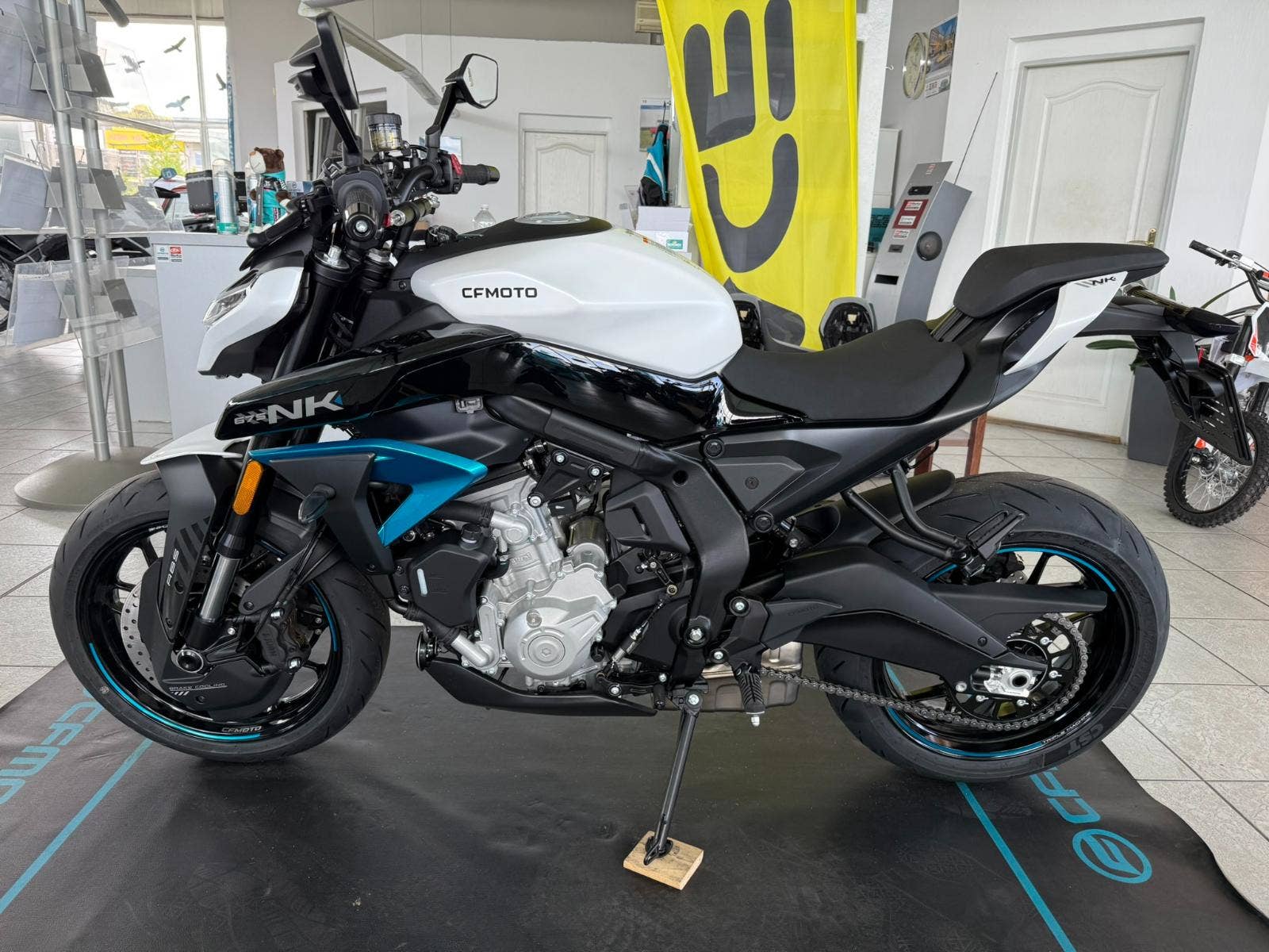 CFMOTO 675 NK