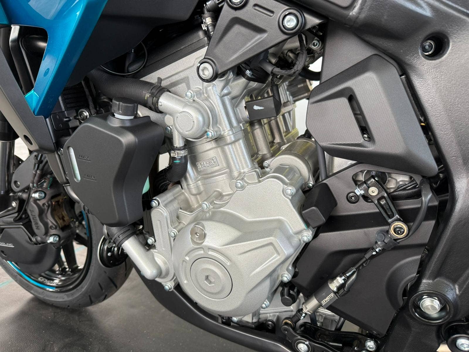 CFMOTO 675 NK