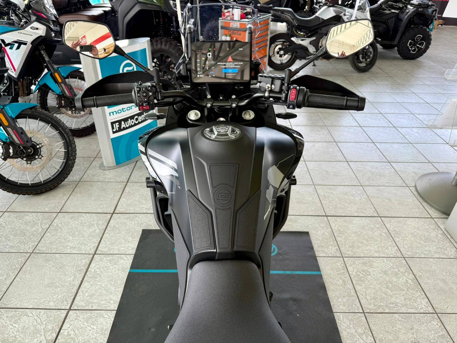 CFMOTO 800 MT