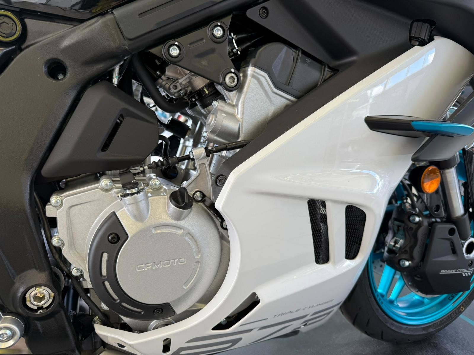 CFMOTO 675 SR-R