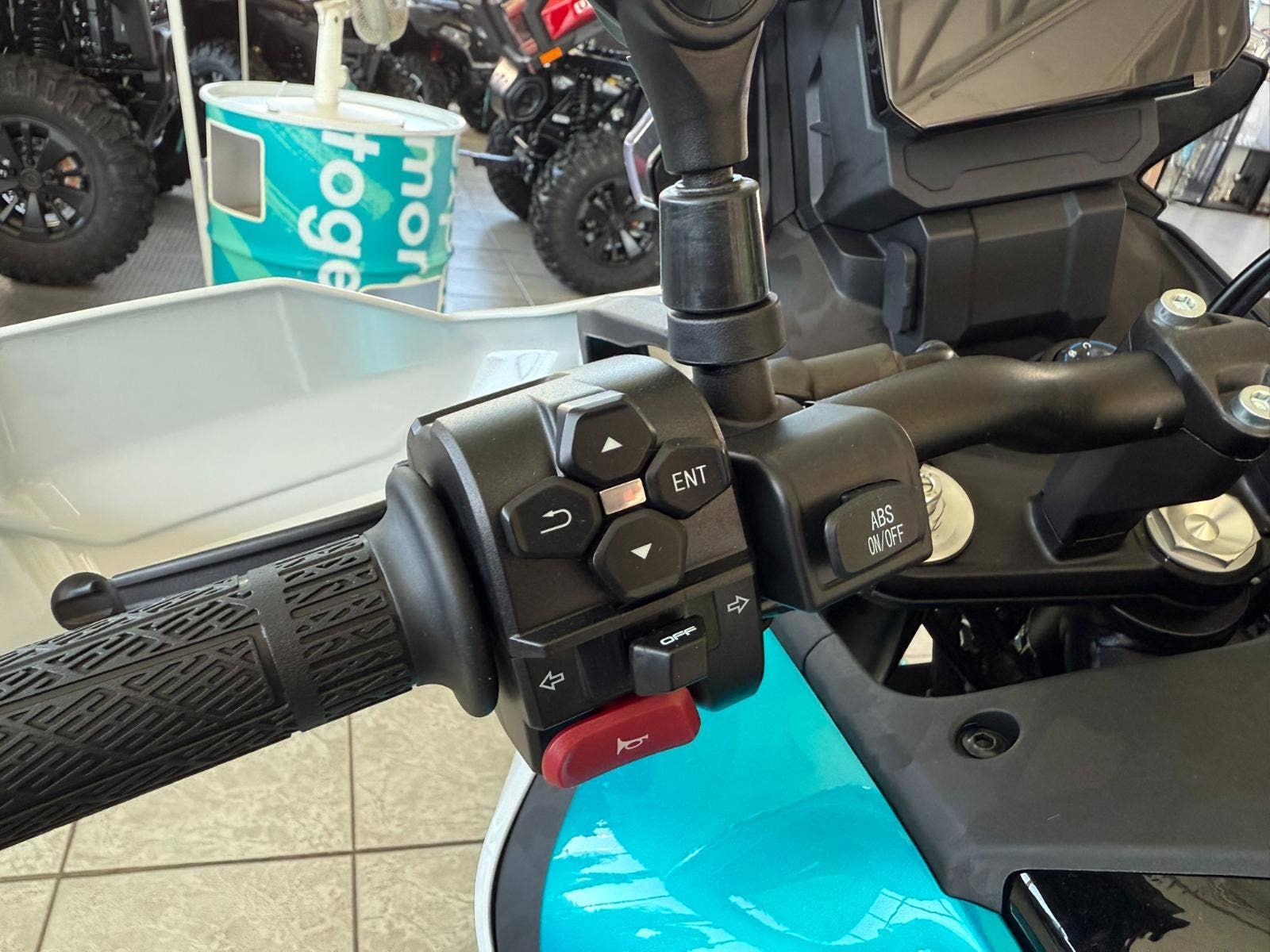 CFMOTO 450 MT-R
