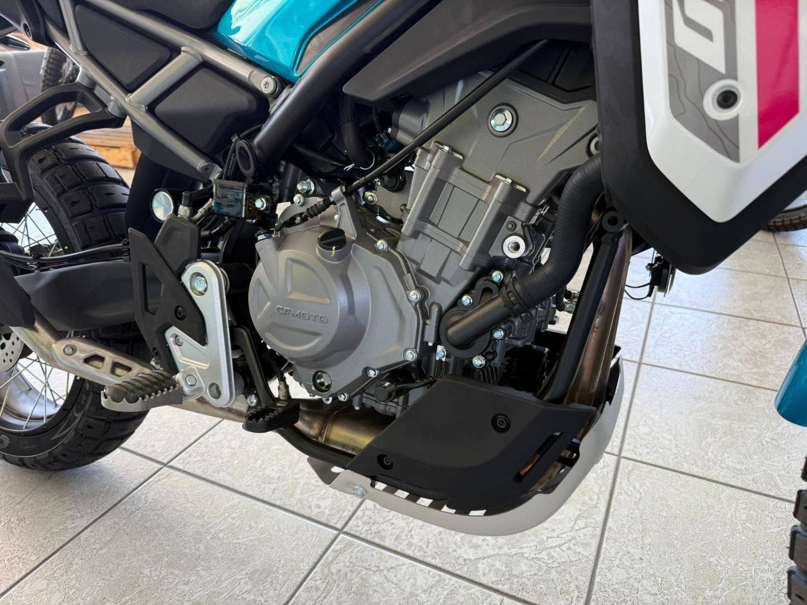 CFMOTO 450 MT-R