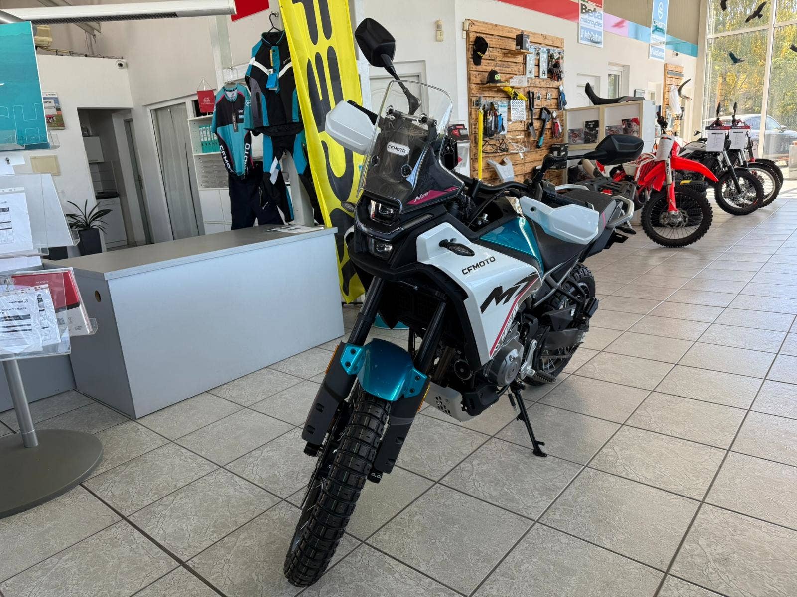 CFMOTO 450 MT-R