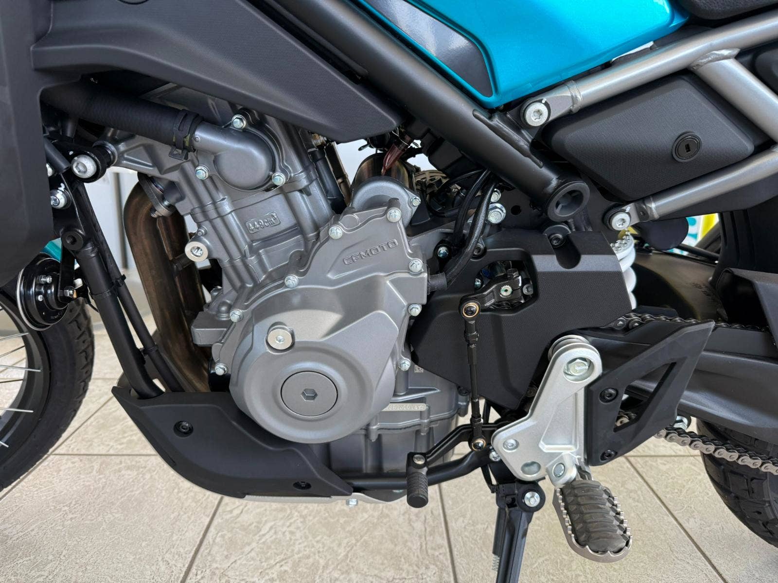 CFMOTO 450 MT-R