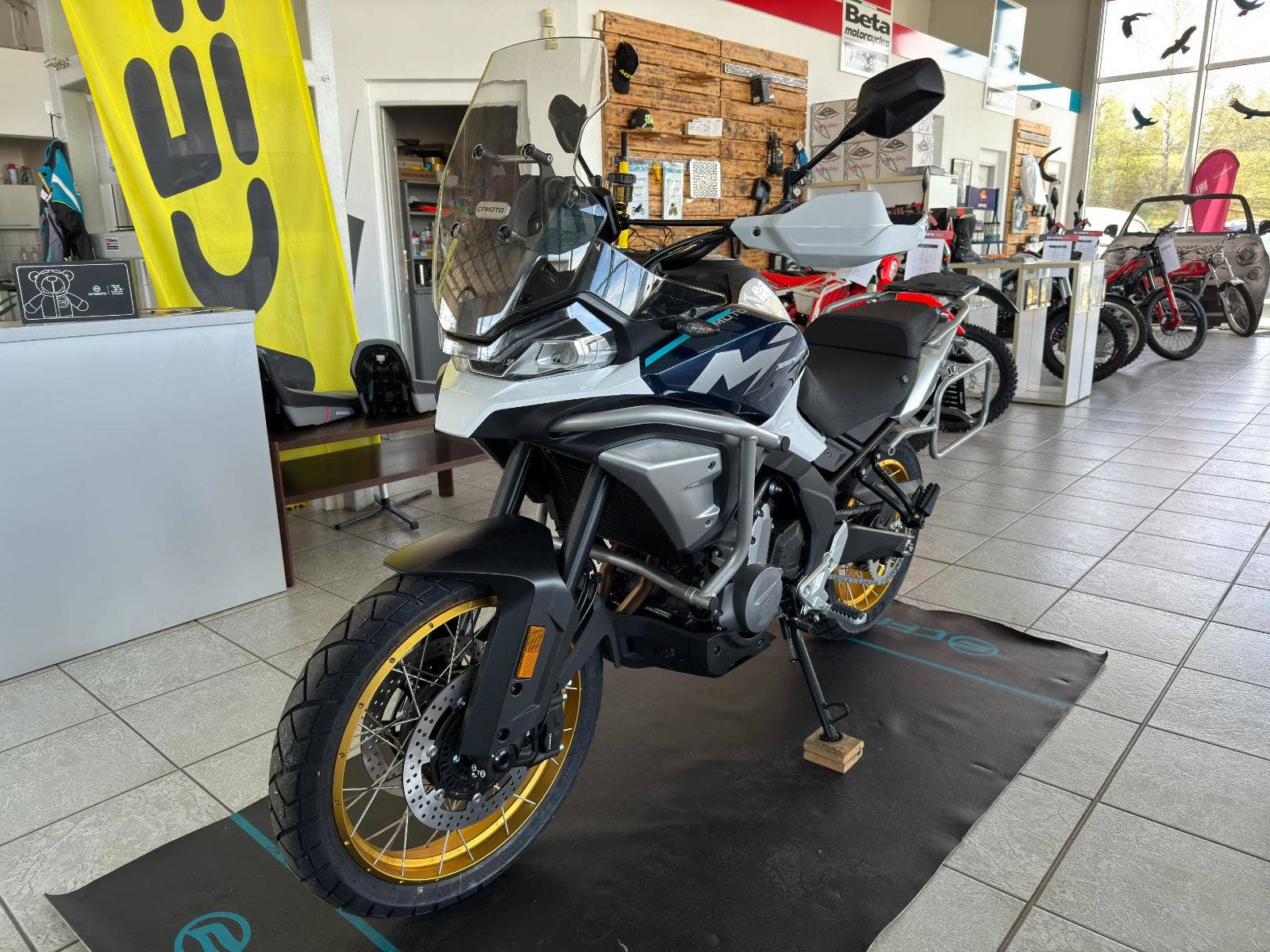 CFMOTO 700 MT Adventure
