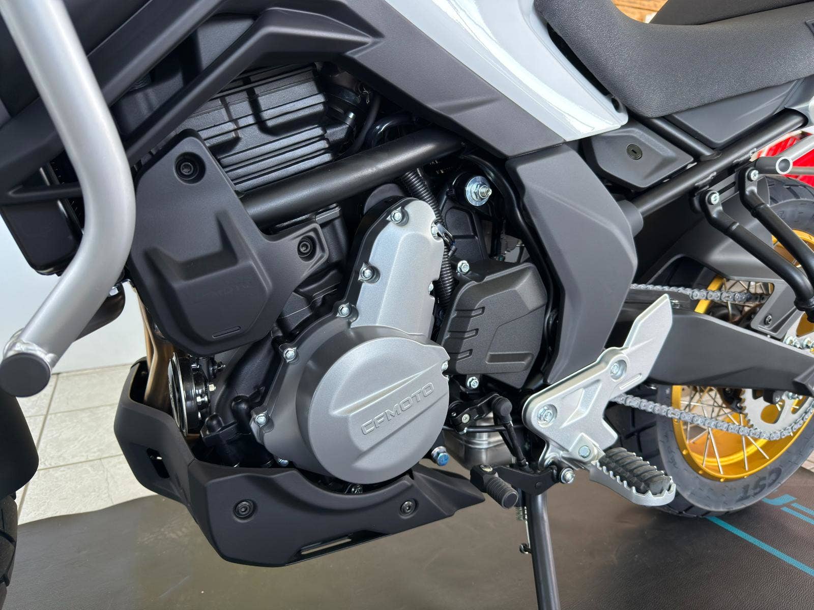 CFMOTO 700 MT Adventure